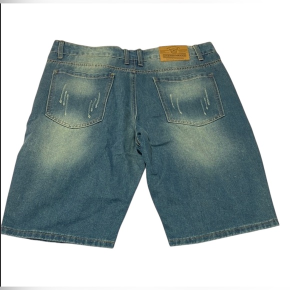 Fashion Jeans Blue Bermuda Shorts with Distressed Vintage Style Size Large NWOT - Picture 2 of 8